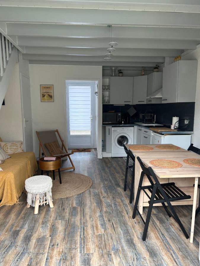 Villa En Bord De Mer Порнише Экстерьер фото