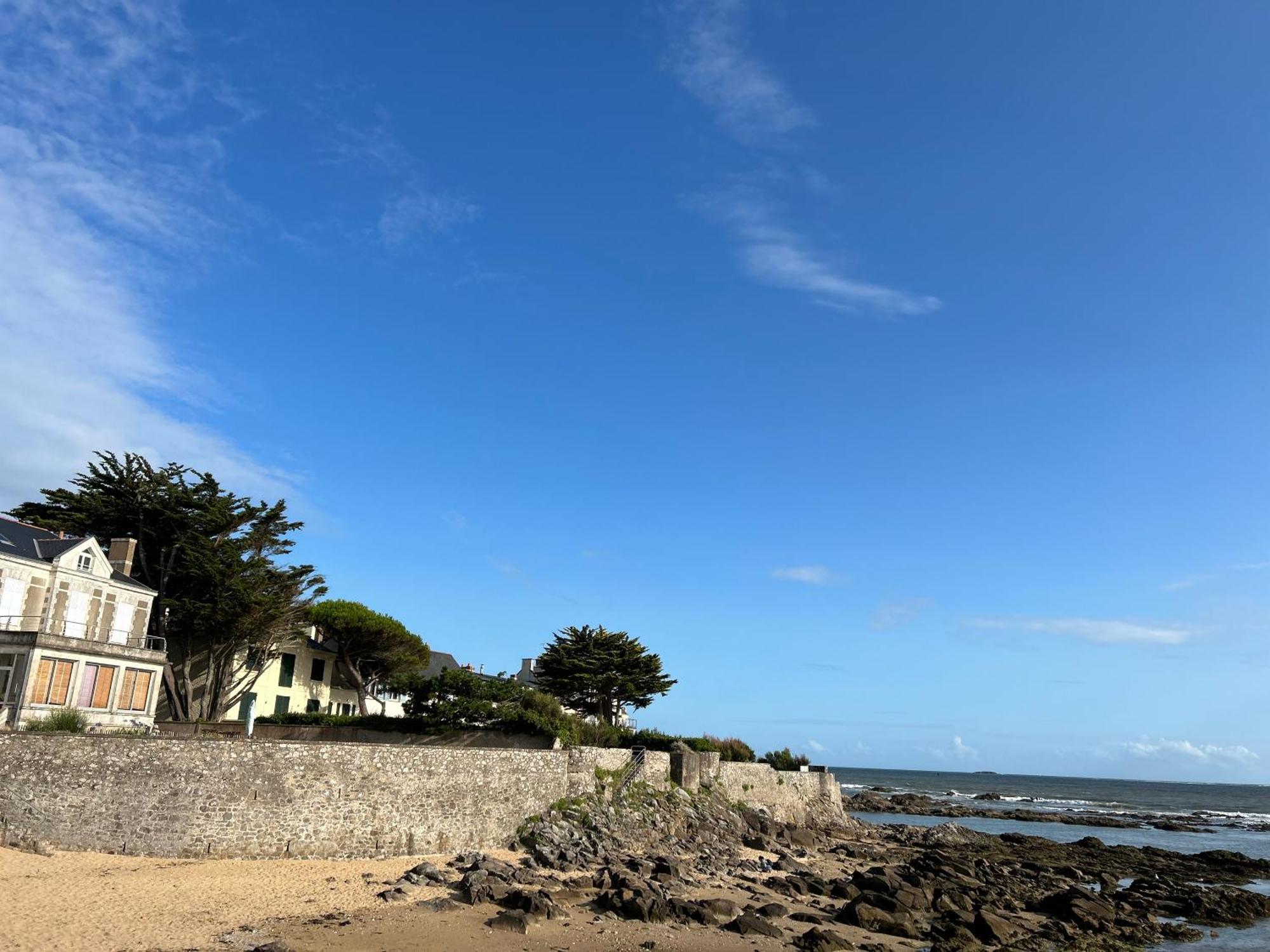 Villa En Bord De Mer Порнише Экстерьер фото
